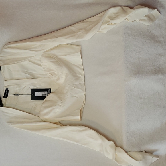 Pretty little thing woven cup crop top - Picture 3 of 7